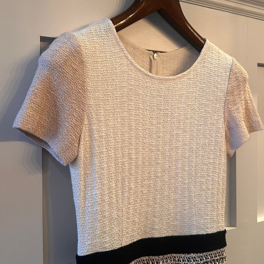 ✨ St. John Knit Dress Size 2 | Bouclé Colorblock | Classic Elegant Workwear ✨ - Picture 6 of 7
